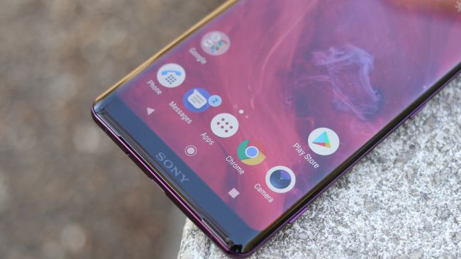 Sony работает над сворачиваемым смартфоном