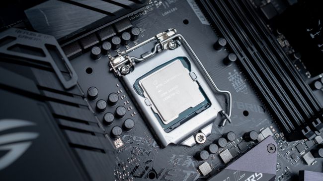 Intel может выпустить 6-ядерный процессор Comet Lake S, чтобы конкурировать с AMD на рынке настольных ПК
