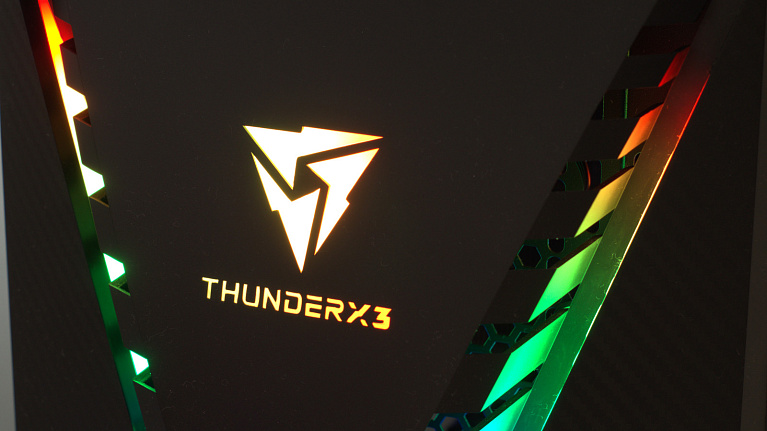 Обзор и тест корпуса ThunderX3 Cronus