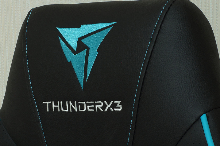 Обзор игрового кресла ThunderX3 EC1