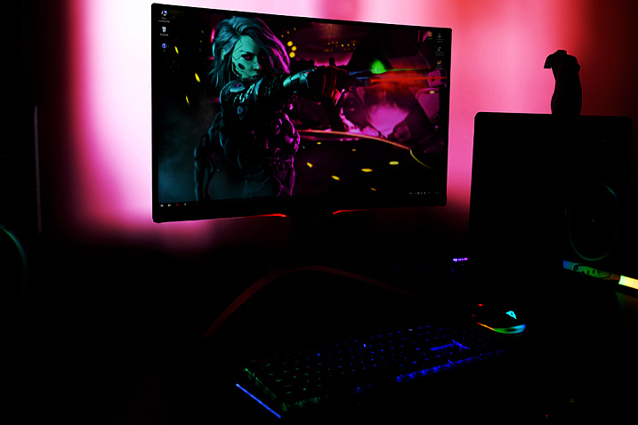 Обзор игрового монитора AOC AGON AG272FCX6