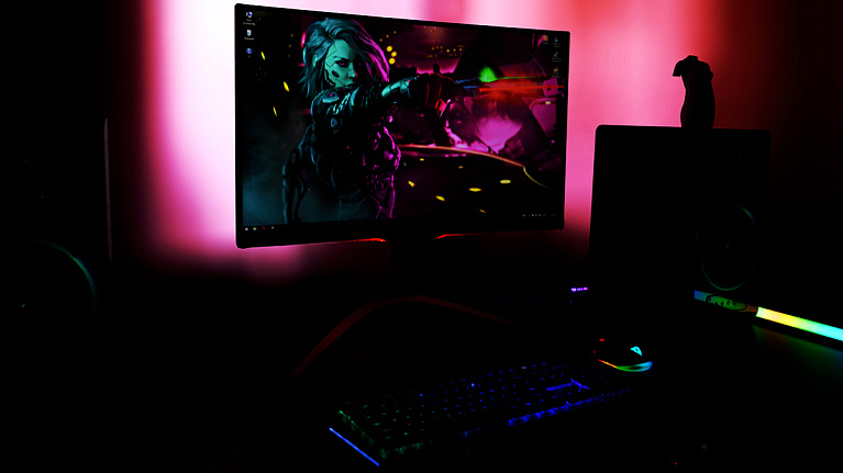 Обзор игрового монитора AOC AGON AG272FCX6