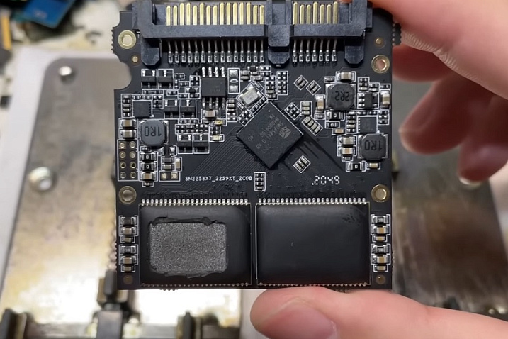 Память E2NAND от SK hynix, созданная для Apple, замечена в китайском накопителе