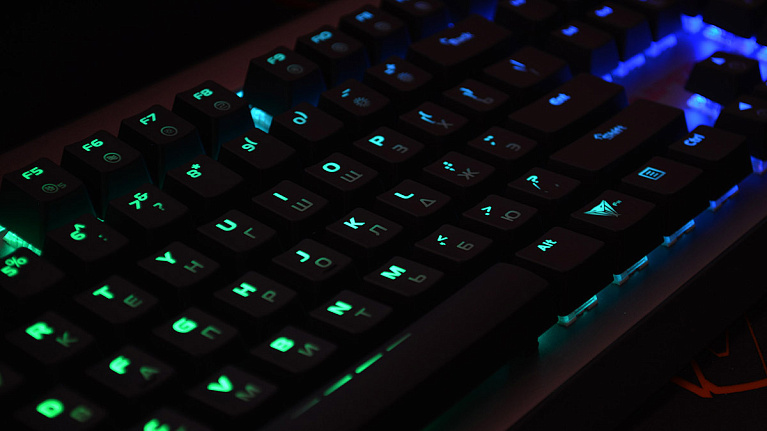 Обзор игровой клавиатуры Viper V765