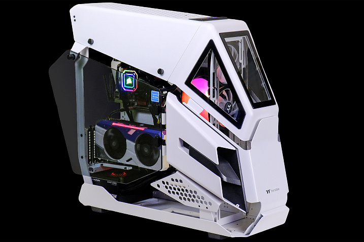 Обзор корпуса Thermaltake AH T600 Snow