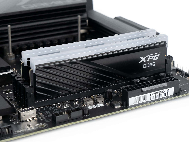 Обзор и тест комплекта оперативной памяти XPG Lancer Blade RGB DDR5 6400 МГц 2x16 ГБ (AX5U6400C3216G-DTLABRBK)