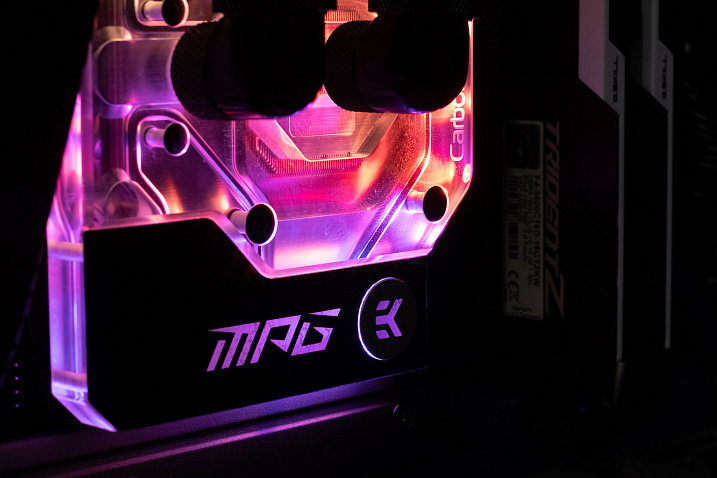 Обзор и тест материнской платы MSI MPG Z490 Carbon EK X