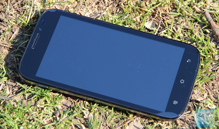 "Бюджетник с большим экраном" - обзор и тест смартфона Haier W757