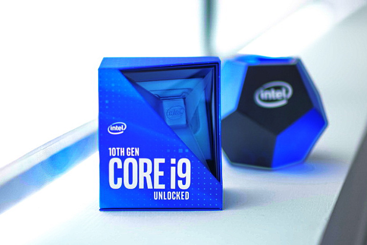 Intel Core i9-10900K был разогнан до 5.4 GHz и протестирован в бенчмарке Cinebench R15