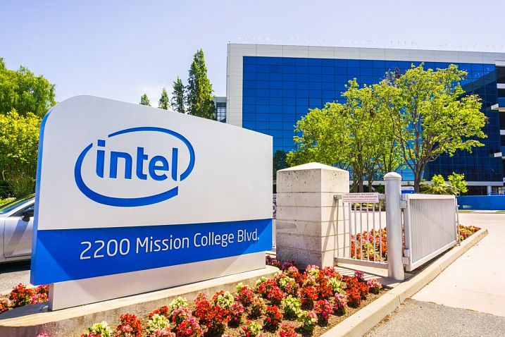 Intel отметила основные вызовы рынка, в частности - темп роста AMD