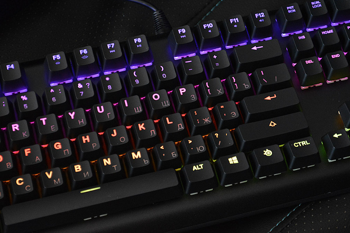 Обзор игровой механической клавиатуры SteelSeries Apex M750