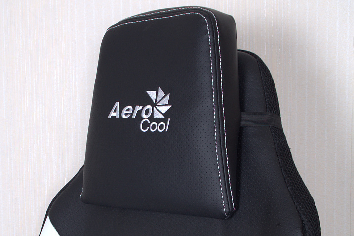 Обзор игрового кресла Aerocool Admiral Azure White