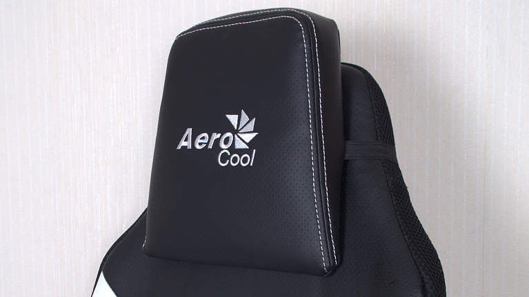 Обзор игрового кресла Aerocool Admiral Azure White