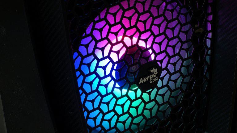 Обзор и тест корпуса Aerocool Aero One Frost